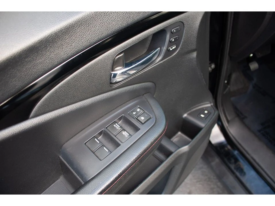 2020 Honda Pilot 3rd Gen - Image 15 of 20