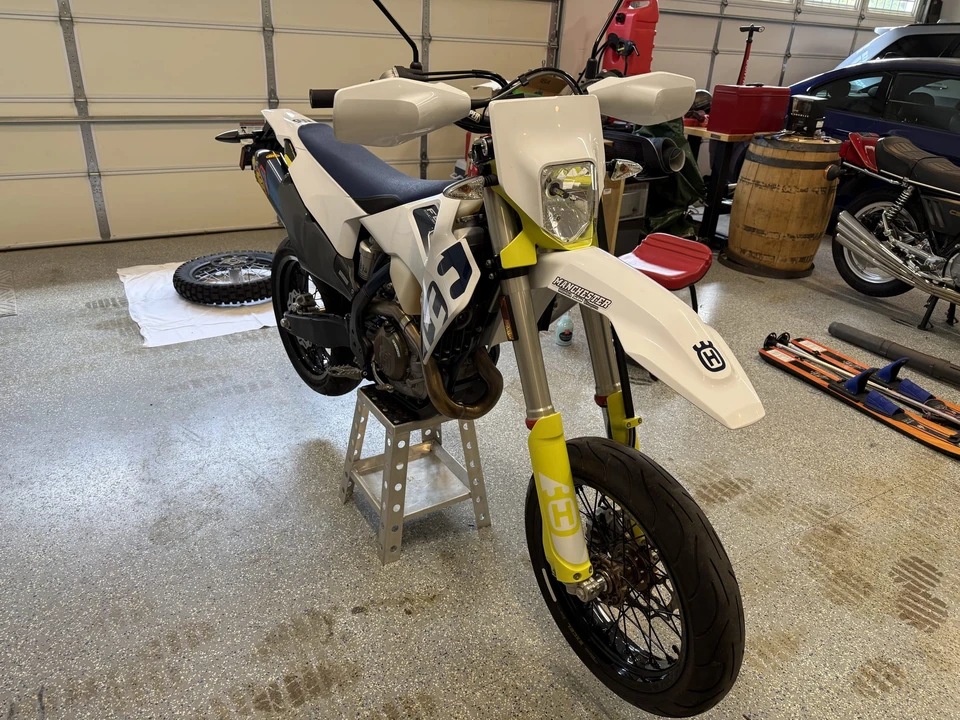 2020 Husqvarna - Image 4 of 31
