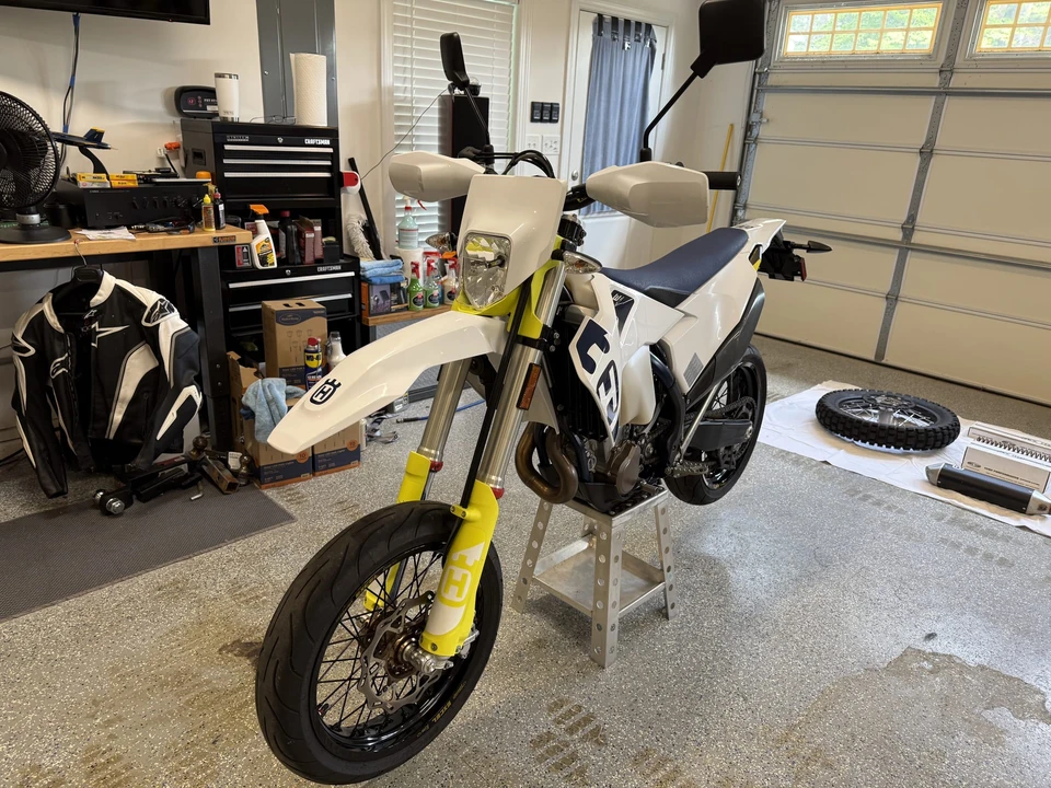 2020 Husqvarna - Image 2 of 31