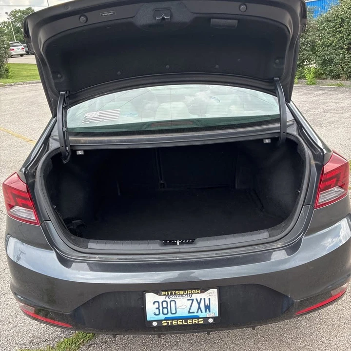 2020 Hyundai Elantra - Image 11 of 16
