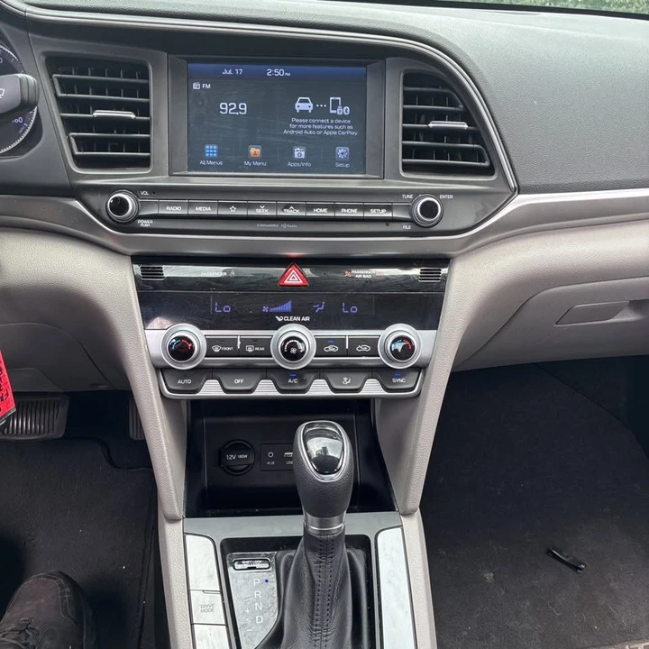 2020 Hyundai Elantra - Image 13 of 16