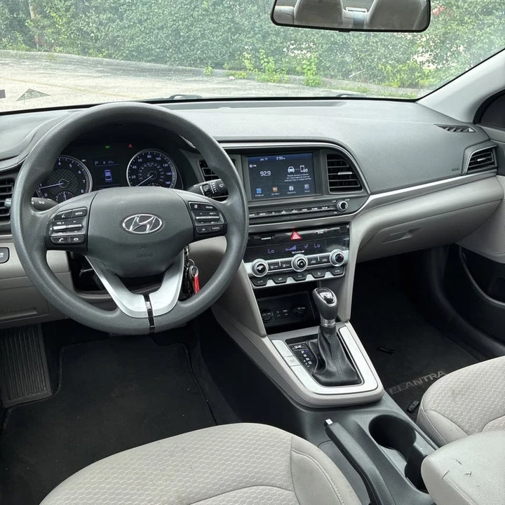 2020 Hyundai Elantra - Image 12 of 16
