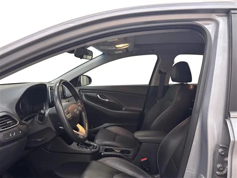 2020 Hyundai Elantra - Image 9 of 12