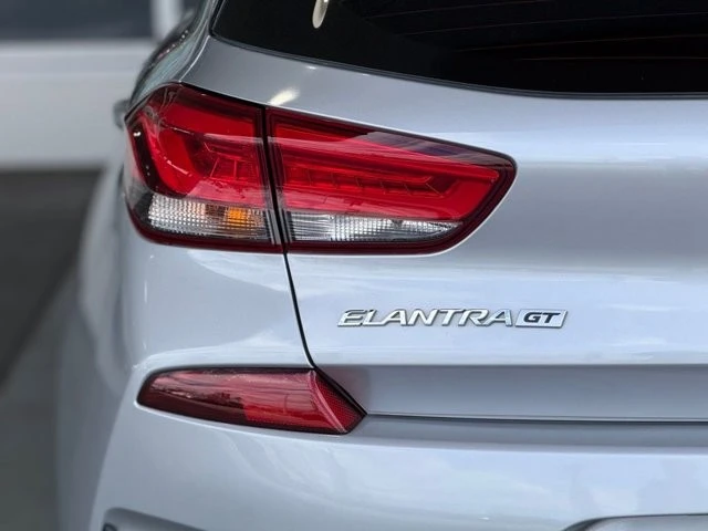 2020 Hyundai Elantra - Image 12 of 21