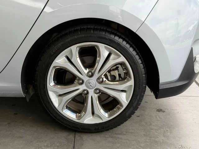 2020 Hyundai Elantra - Image 16 of 21