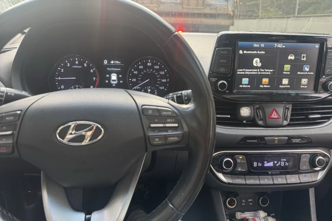 2020 Hyundai Elantra - Image 8 of 15