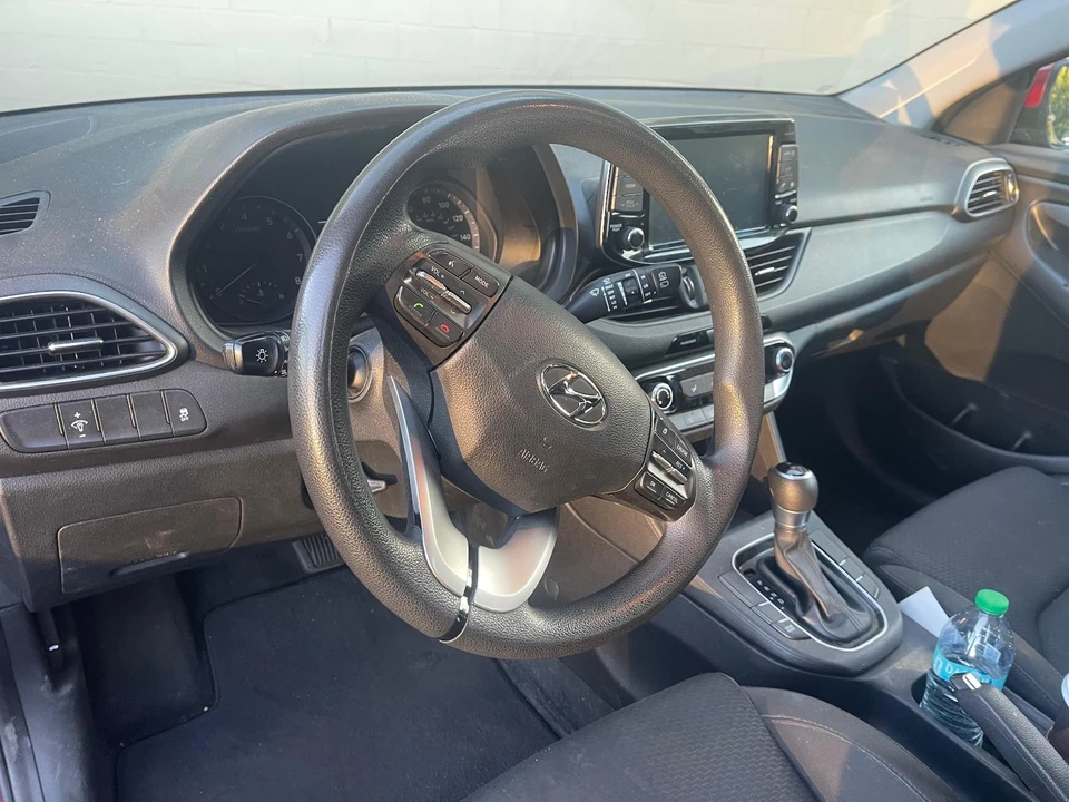 2020 Hyundai Elantra - Image 8 of 14
