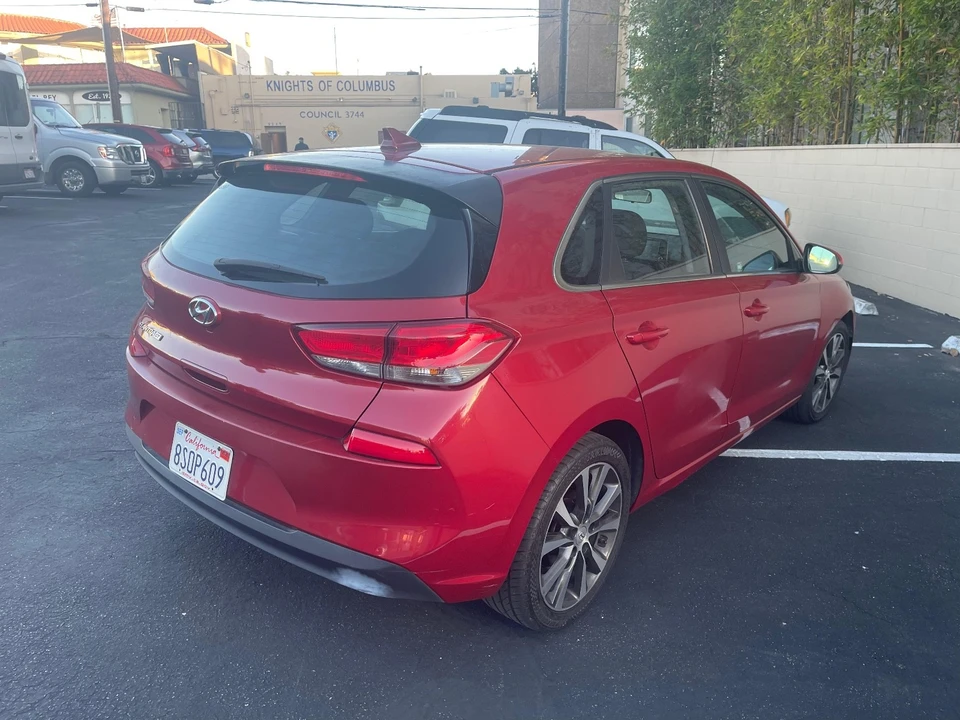 2020 Hyundai Elantra - Image 5 of 14