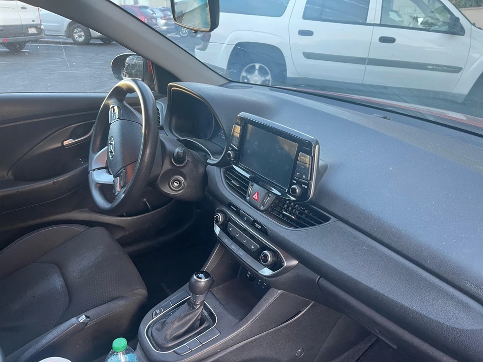 2020 Hyundai Elantra - Image 9 of 14
