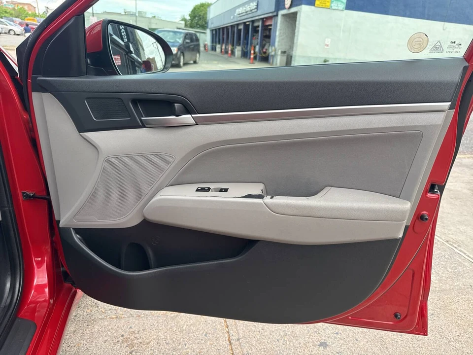 2020 Hyundai Elantra - Image 16 of 21