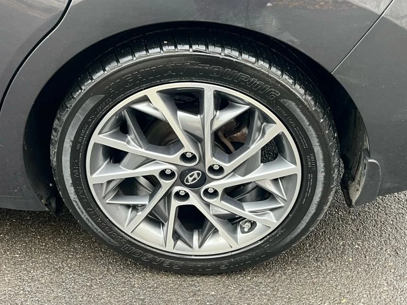 2020 Hyundai Elantra - Image 10 of 12
