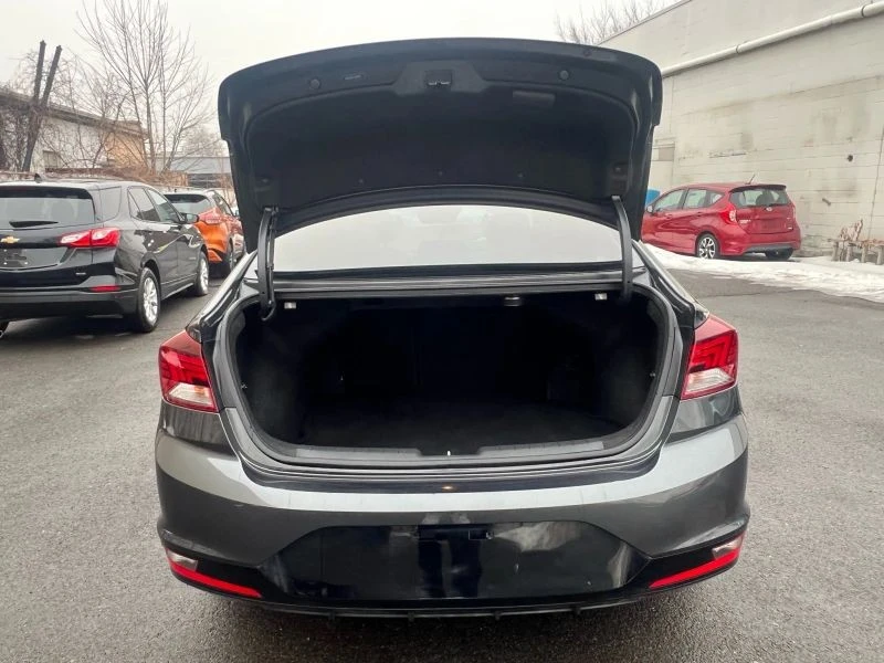 2020 Hyundai Elantra - Image 9 of 12