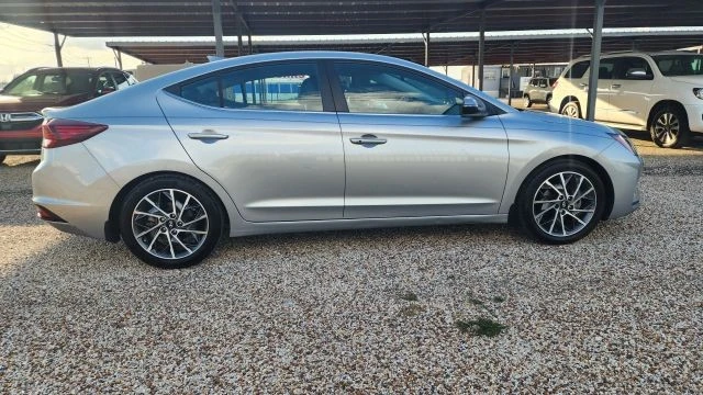 2020 Hyundai Elantra - Image 11 of 21