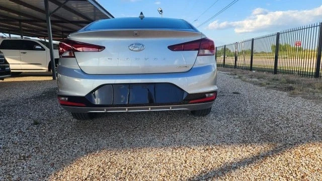 2020 Hyundai Elantra - Image 9 of 21