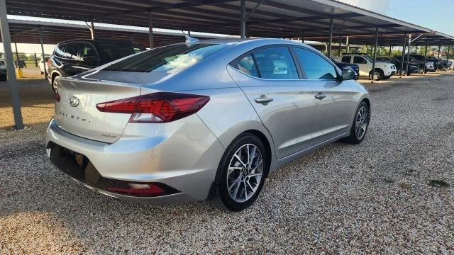 2020 Hyundai Elantra - Image 10 of 21