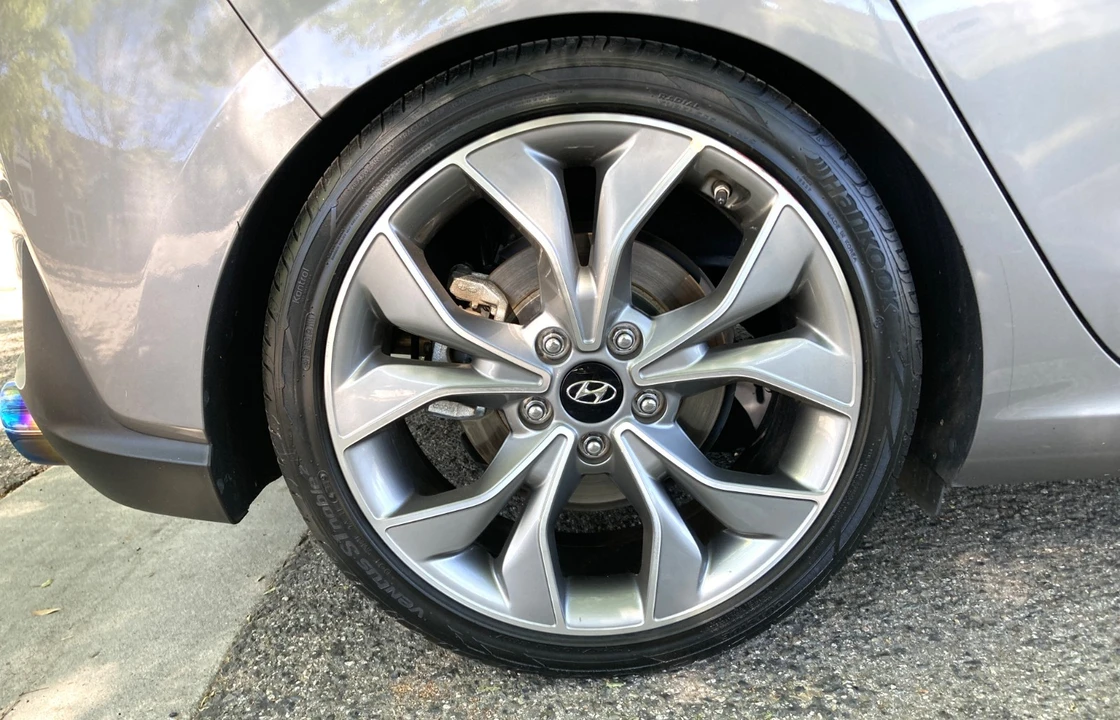 2020 Hyundai Elantra - Image 12 of 21