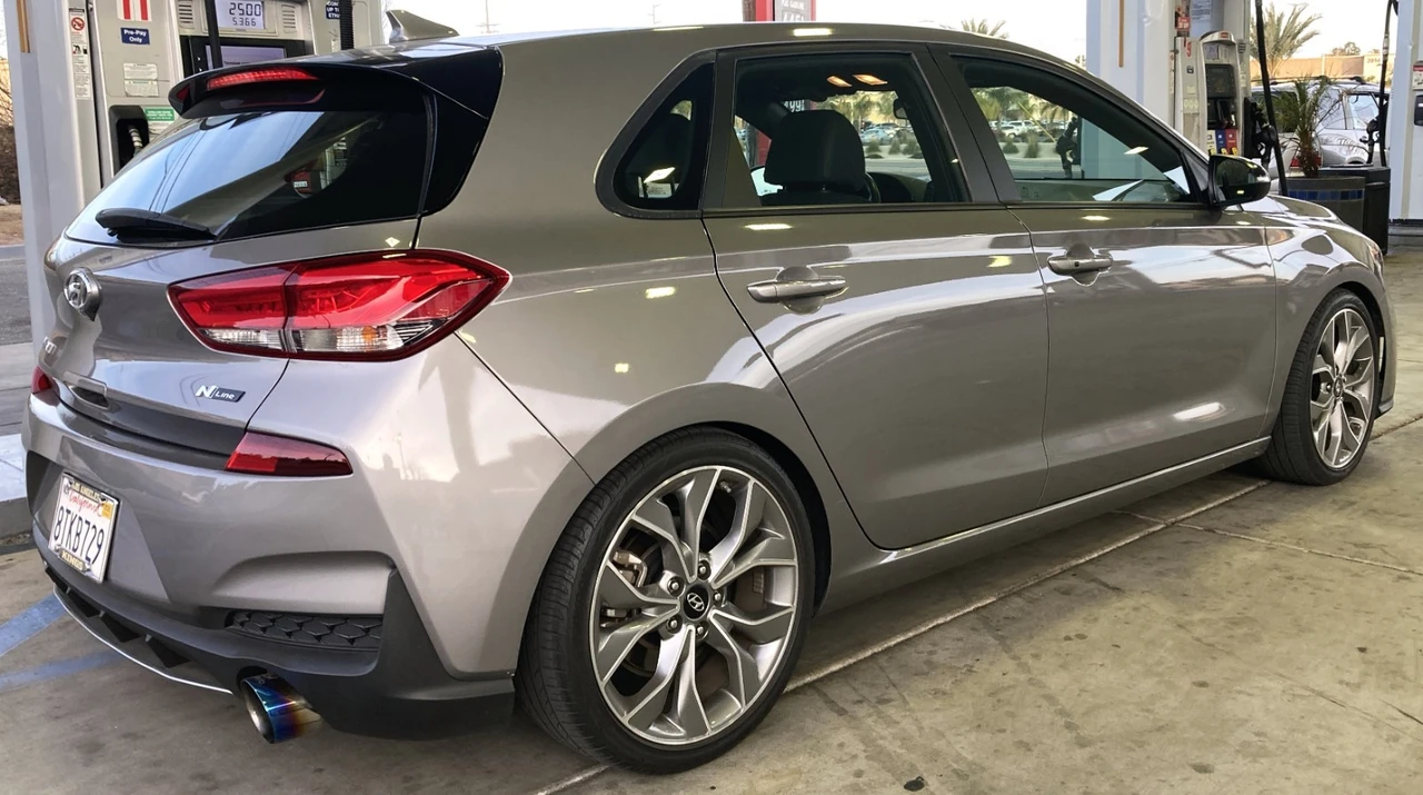 2020 Hyundai Elantra - Image 2 of 21