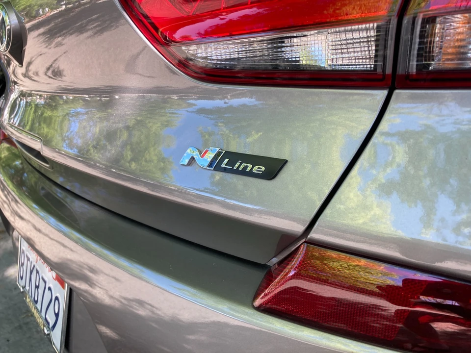 2020 Hyundai Elantra - Image 9 of 21