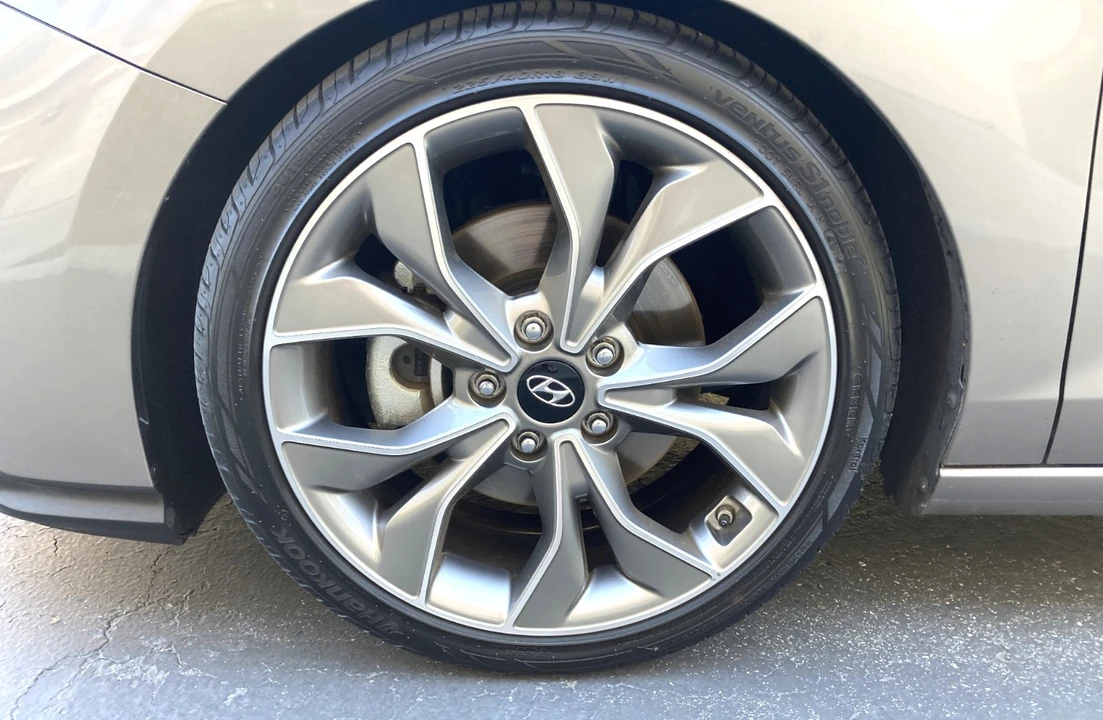 2020 Hyundai Elantra - Image 13 of 21