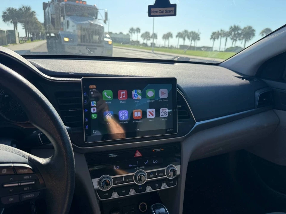 2020 Hyundai Elantra - Image 10 of 17