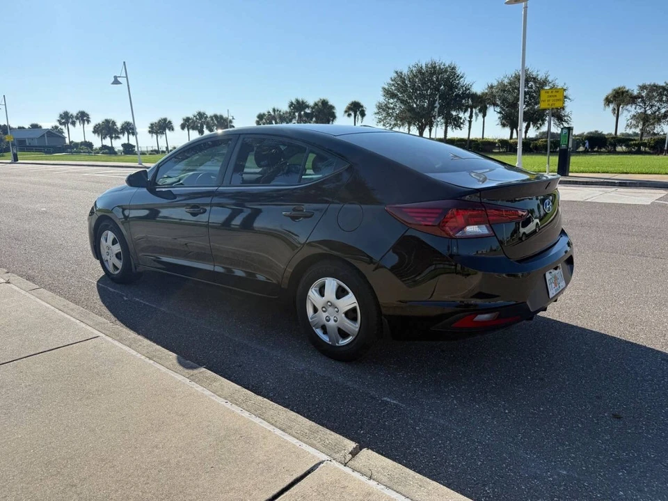 2020 Hyundai Elantra - Image 6 of 17