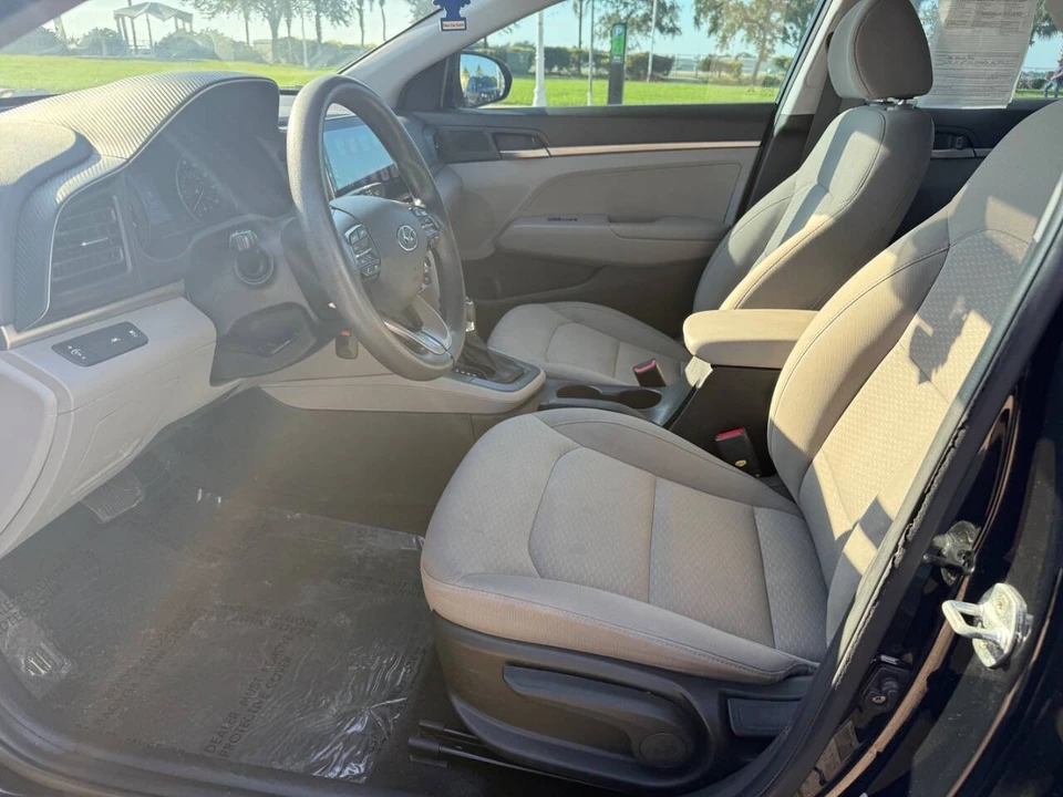 2020 Hyundai Elantra - Image 8 of 17