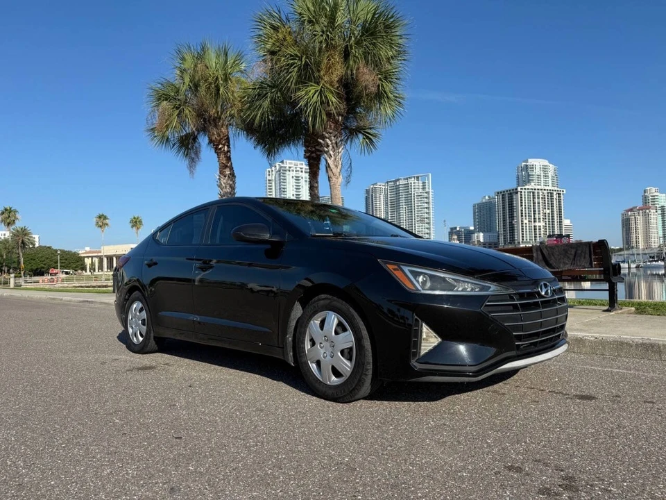 2020 Hyundai Elantra - Image 2 of 17