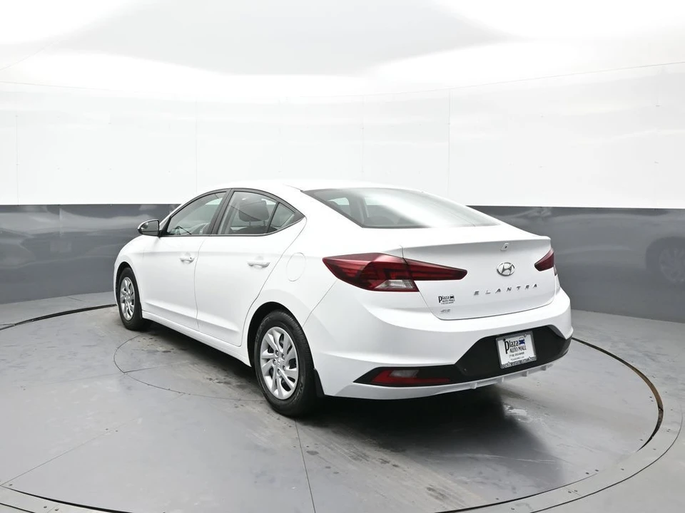 2020 Hyundai Elantra - Image 8 of 21
