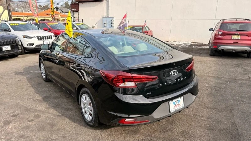 2020 Hyundai Elantra - Image 5 of 12