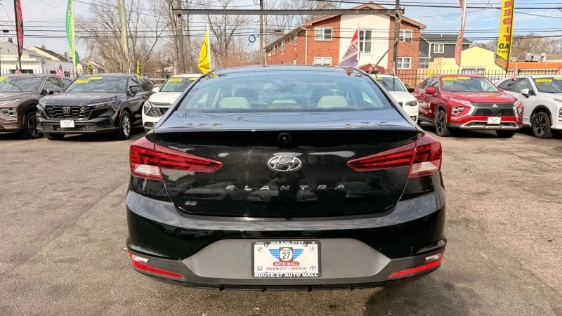2020 Hyundai Elantra - Image 6 of 12