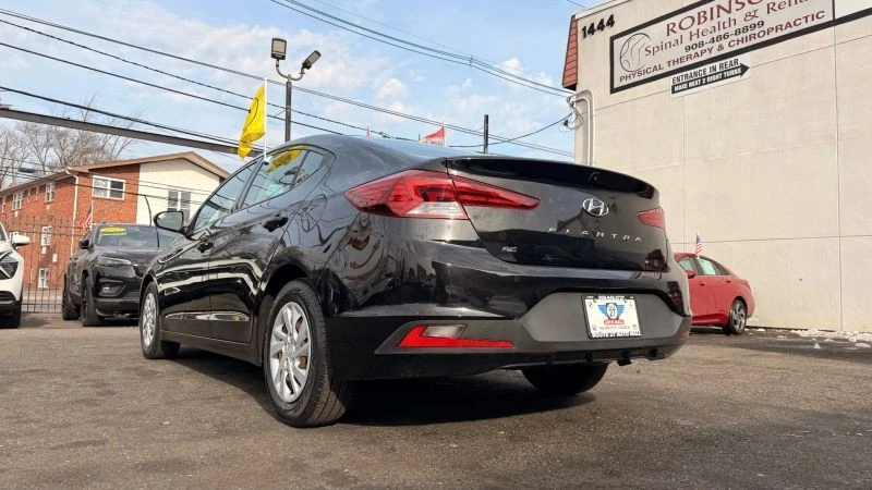 2020 Hyundai Elantra - Image 10 of 12