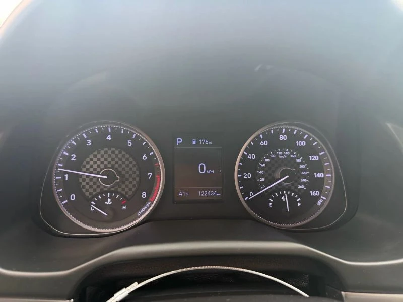 2020 Hyundai Elantra - Image 10 of 12