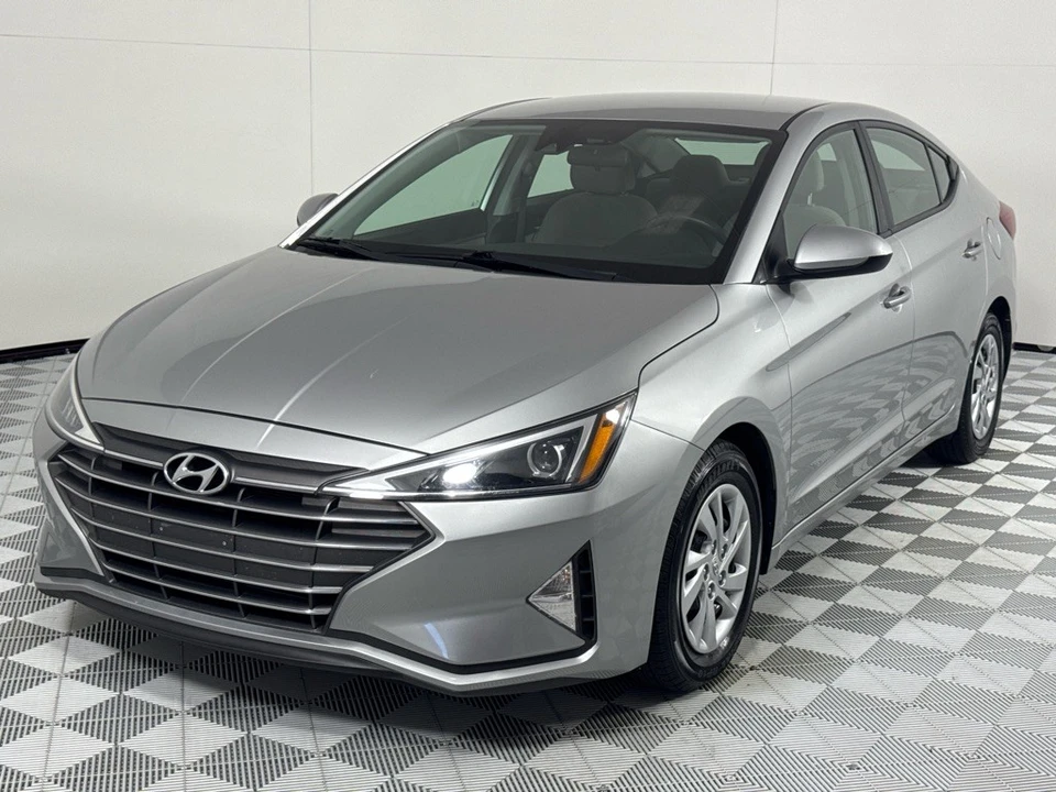 2020 Hyundai Elantra - Image 8 of 12