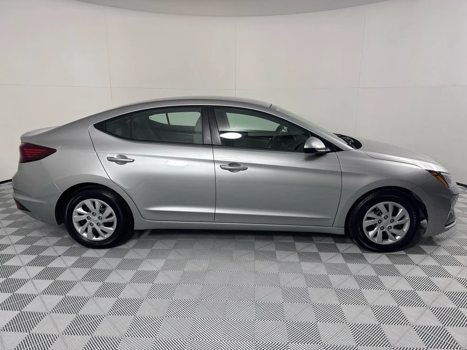 2020 Hyundai Elantra - Image 4 of 12