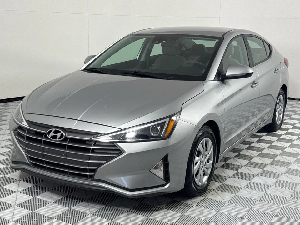 2020 Hyundai Elantra - Image 8 of 12