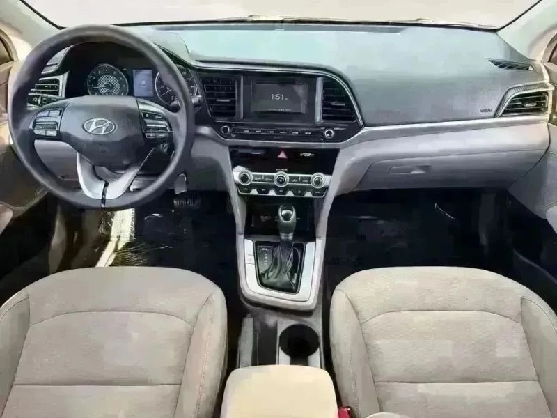 2020 Hyundai Elantra - Image 10 of 12