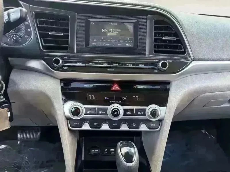 2020 Hyundai Elantra - Image 11 of 12