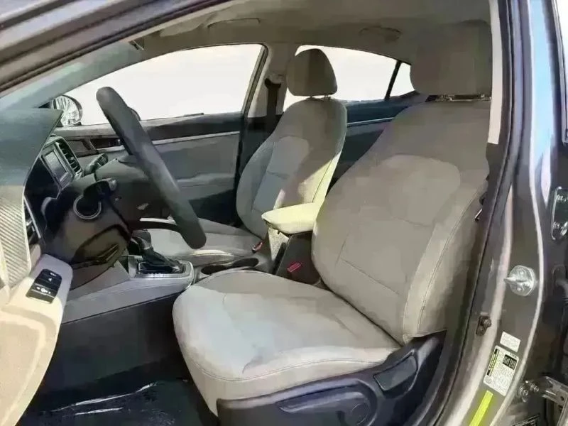 2020 Hyundai Elantra - Image 9 of 12