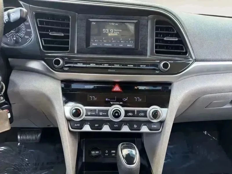 2020 Hyundai Elantra - Image 11 of 12