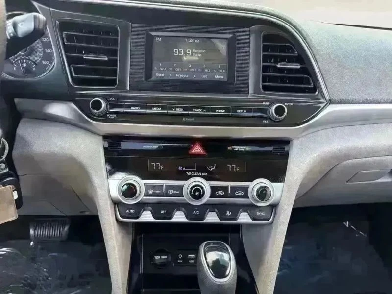 2020 Hyundai Elantra - Image 11 of 12
