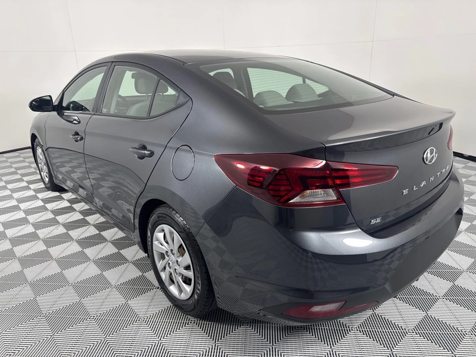 2020 Hyundai Elantra - Image 8 of 12