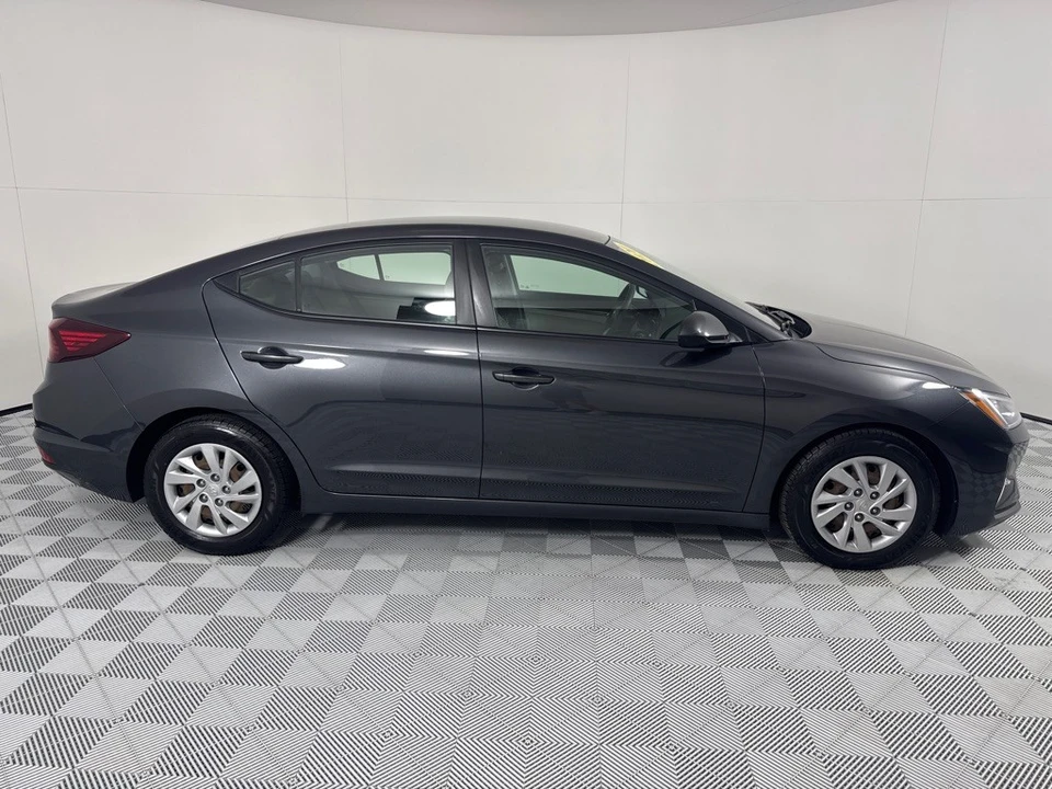 2020 Hyundai Elantra - Image 4 of 12
