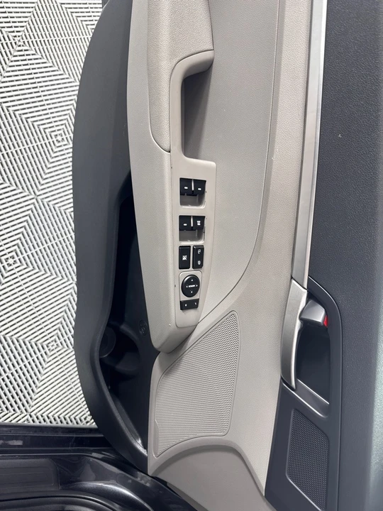 2020 Hyundai Elantra - Image 11 of 12