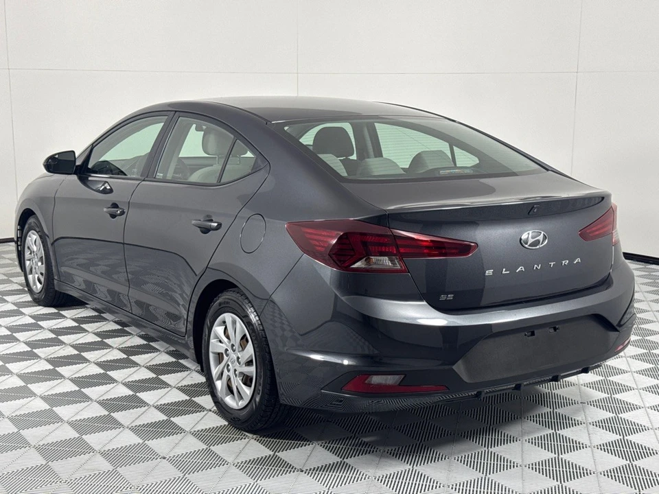 2020 Hyundai Elantra - Image 7 of 12