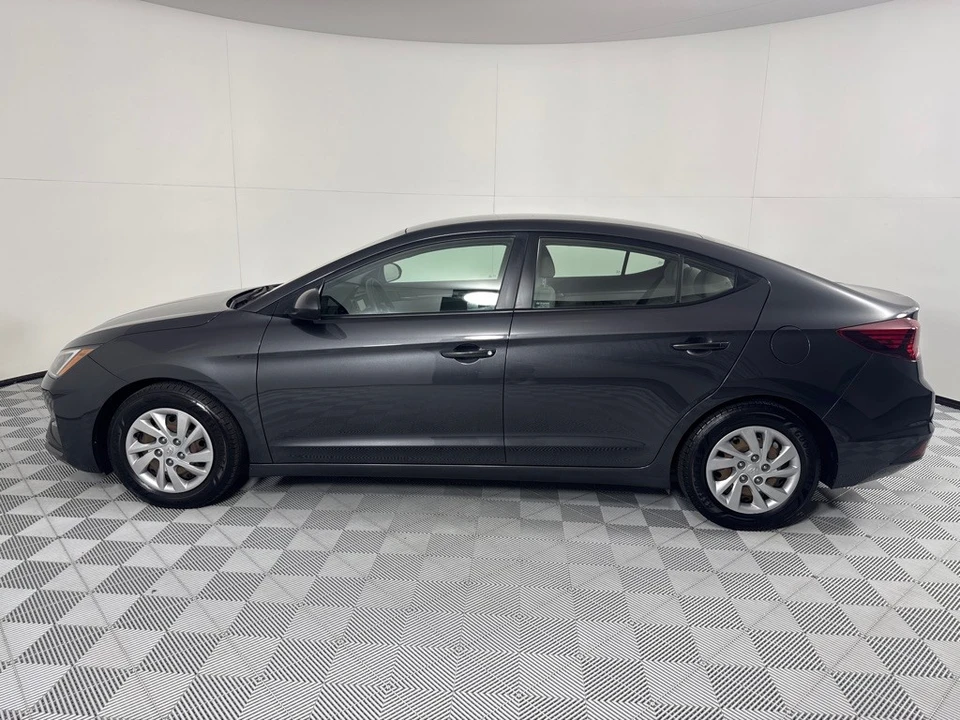2020 Hyundai Elantra - Image 9 of 12