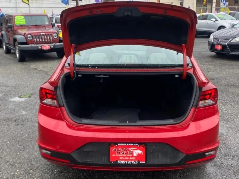 2020 Hyundai Elantra - Image 9 of 12