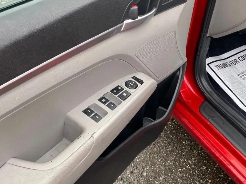 2020 Hyundai Elantra - Image 10 of 12