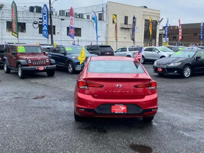 2020 Hyundai Elantra - Image 8 of 12