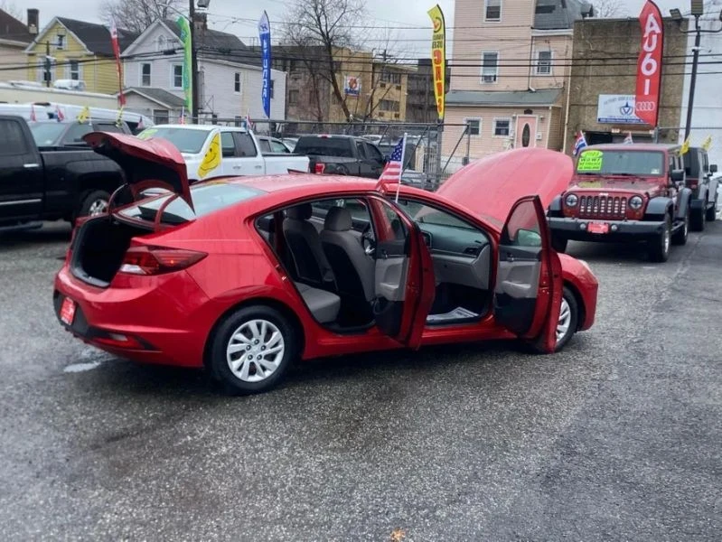 2020 Hyundai Elantra - Image 7 of 12
