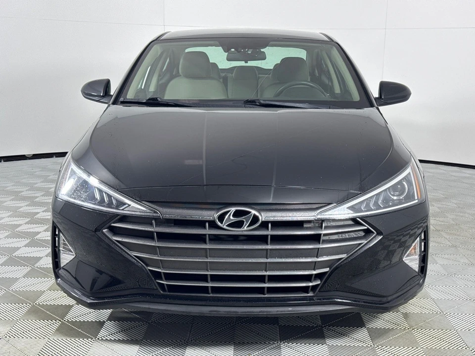 2020 Hyundai Elantra - Image 10 of 12